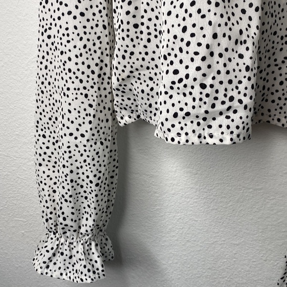 Shein black and white V-neck polka dot cropped blouse ruffle sleeve Medium - Picture 2 of 4